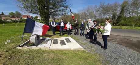 Céremonies du 8 Mai au monument de Lacarrière