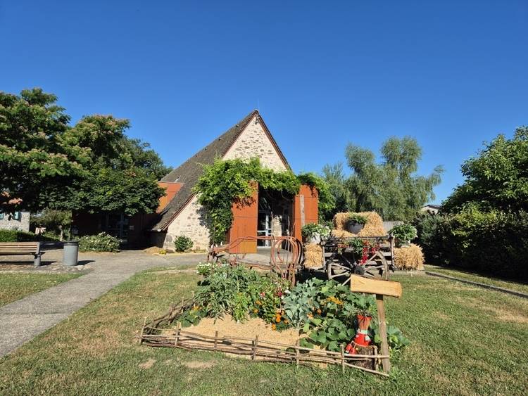 fleurissementmairieytracjuillet2025