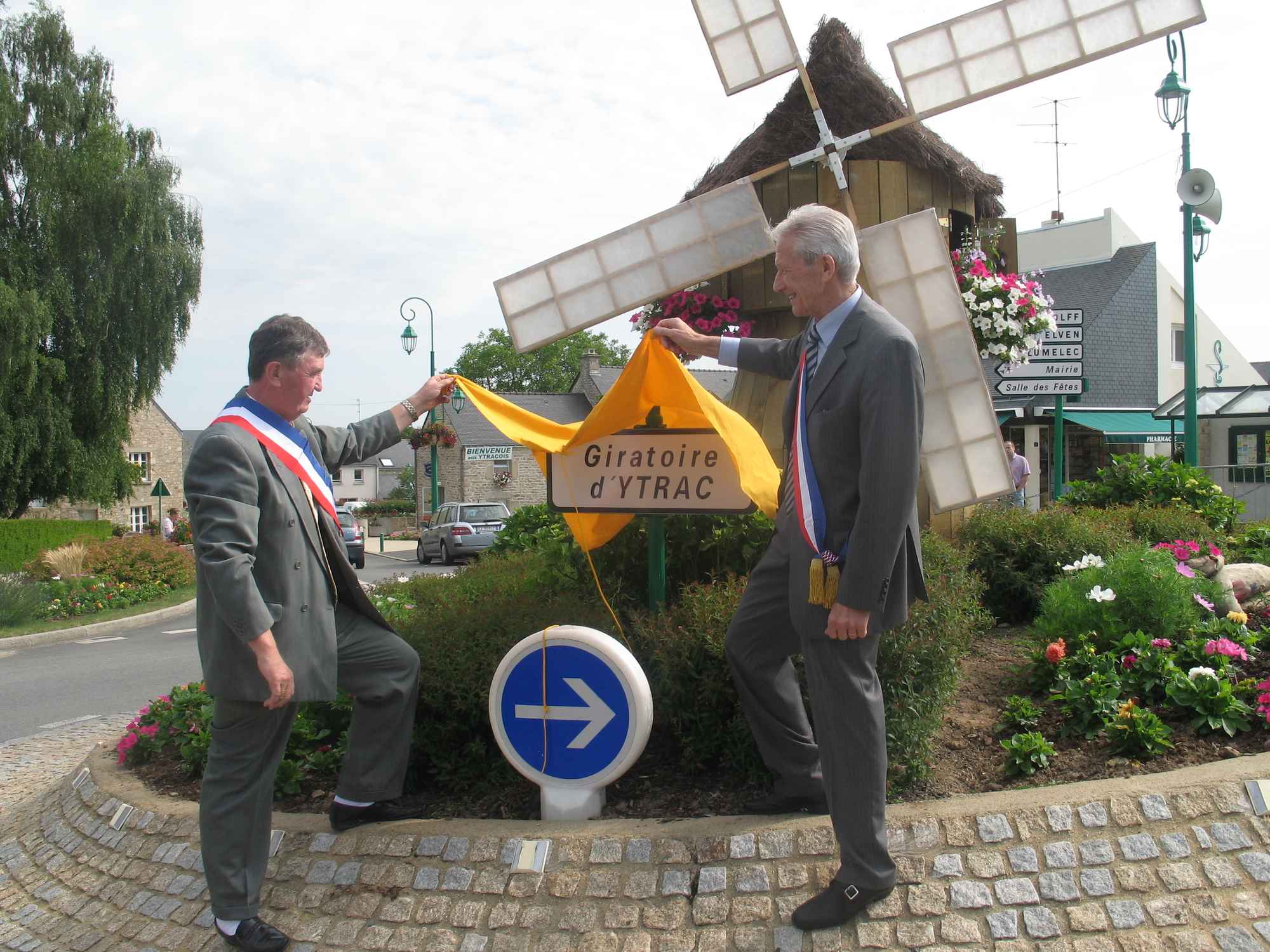 inauguration giratoire Ytrac à Monterblanc